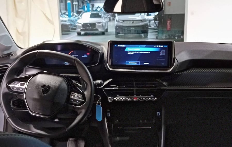 Choisissez votre peugeot 208 chez CarGo Flex