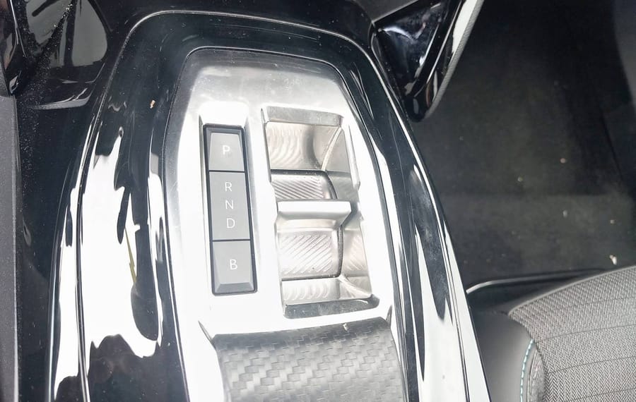 Choisissez votre peugeot 2008electrique chez CarGo Flex