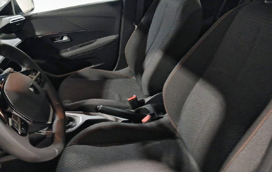 Choisissez votre peugeot 208 chez CarGo Flex