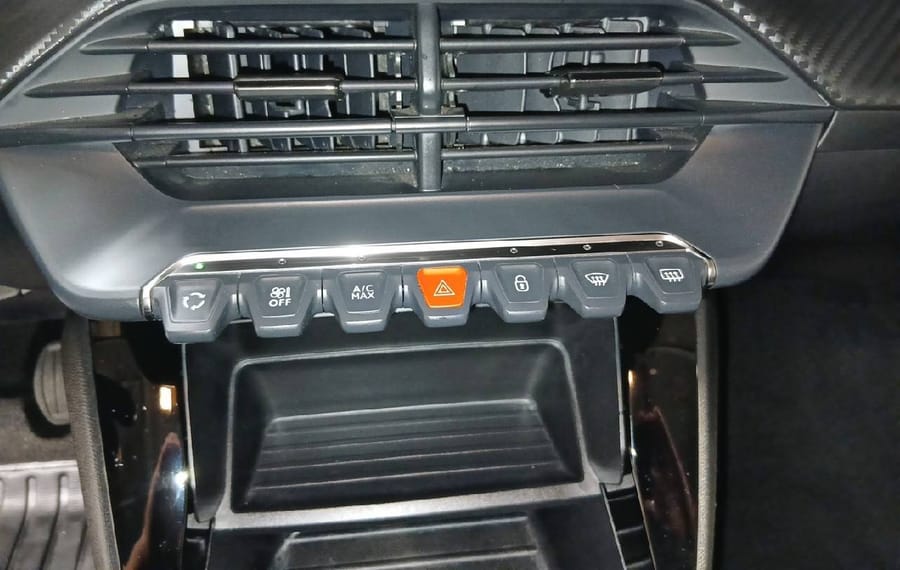 Choisissez votre peugeot 208 chez CarGo Flex