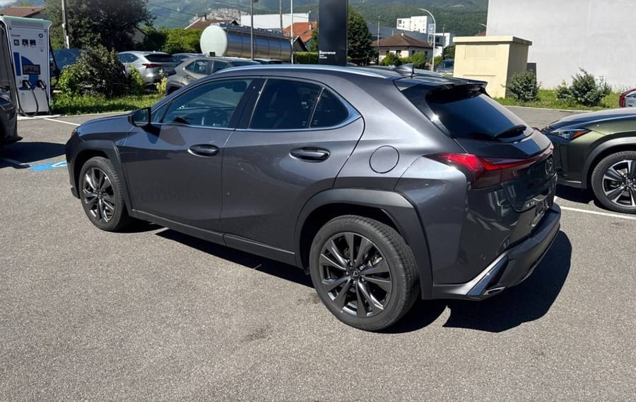 Choisissez votre lexus ux chez CarGo Flex