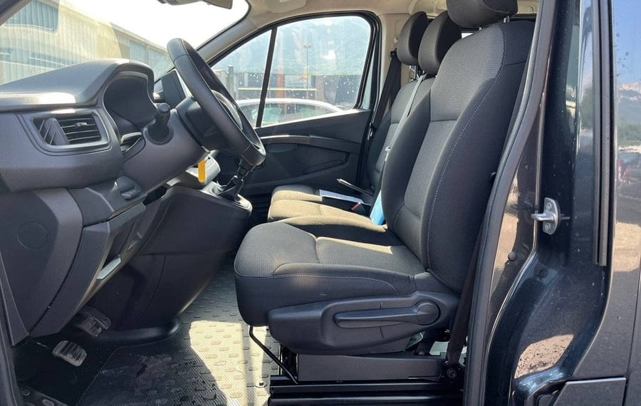 Choisissez votre renault traficcombi chez CarGo Flex