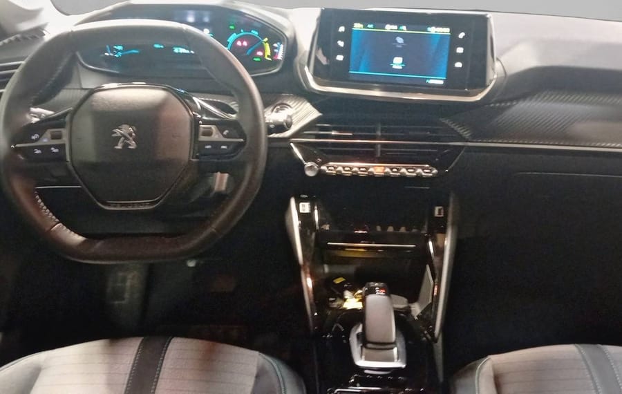Choisissez votre peugeot 208electrique chez CarGo Flex