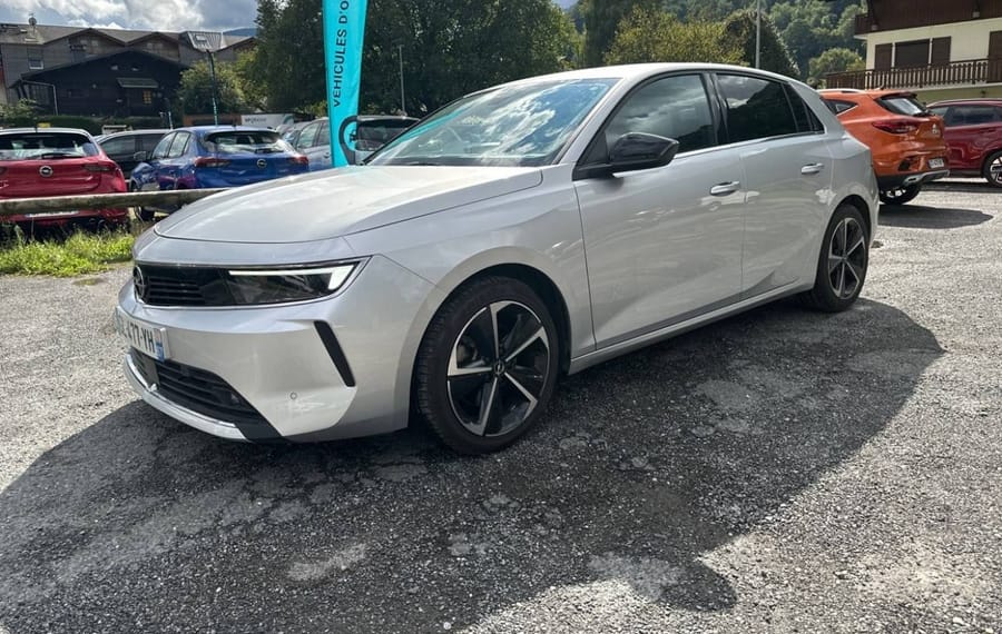 Choisissez votre opel astra chez CarGo Flex