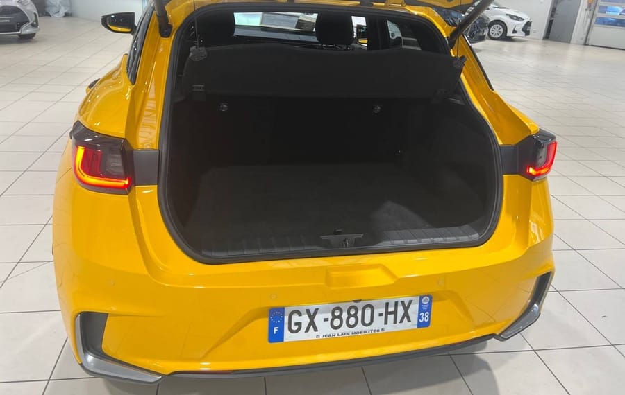 Choisissez votre lexus lbx chez CarGo Flex