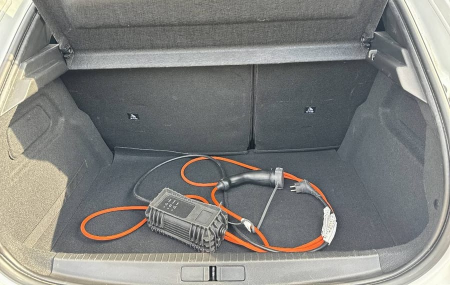 Choisissez votre peugeot 208electrique chez CarGo Flex