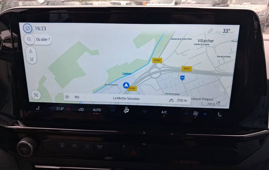 Choisissez votre ford tourneo chez CarGo Flex
