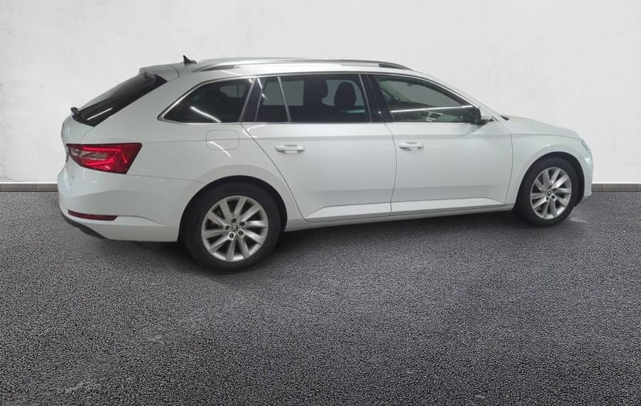 Choisissez votre skoda superbbreak chez CarGo Flex