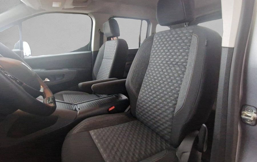 Choisissez votre peugeot rifter chez CarGo Flex