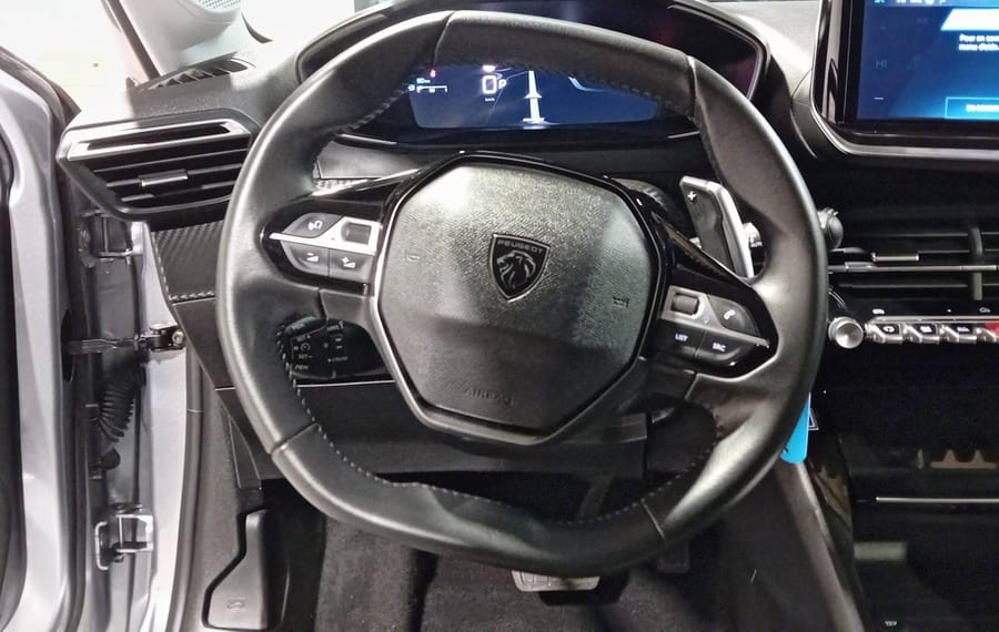 Choisissez votre peugeot 208 chez CarGo Flex