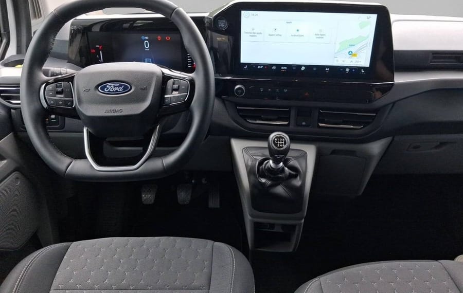 Choisissez votre ford tourneo chez CarGo Flex
