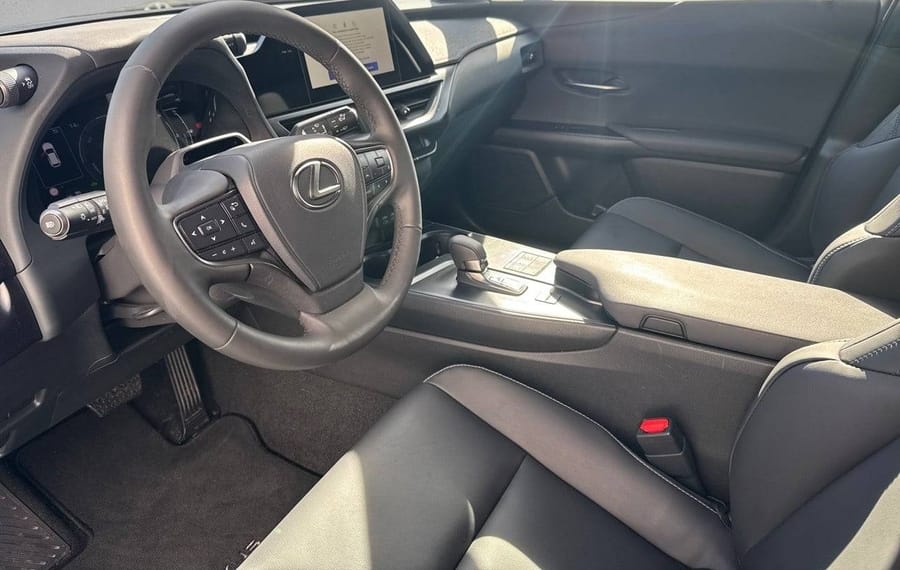 Choisissez votre lexus ux chez CarGo Flex