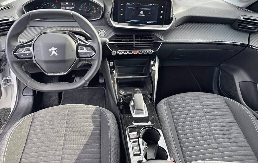 Choisissez votre peugeot 208electrique chez CarGo Flex