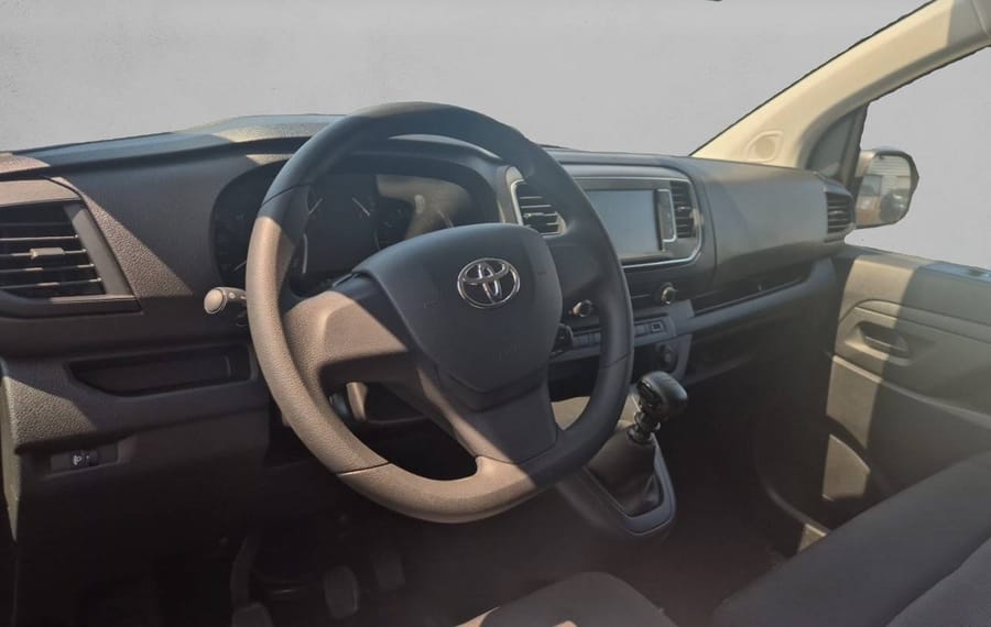 Choisissez votre toyota proacecombi chez CarGo Flex