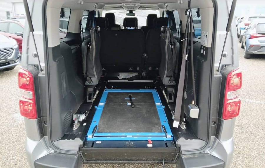 Choisissez votre toyota proacecombielectrique chez CarGo Flex