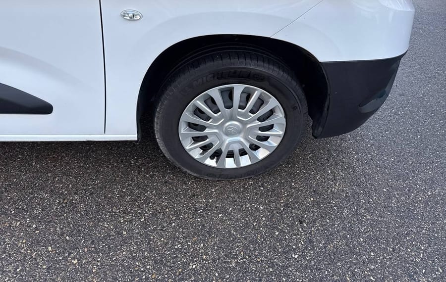 Choisissez votre toyota proacecityverso chez CarGo Flex