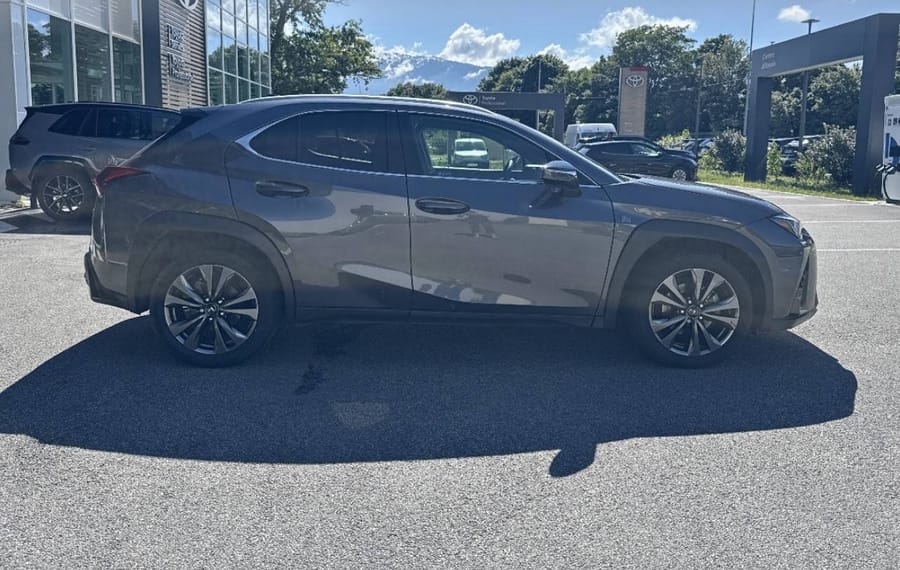 Choisissez votre lexus ux chez CarGo Flex