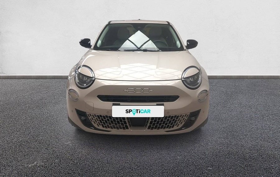 Choisissez votre fiat 600 chez CarGo Flex