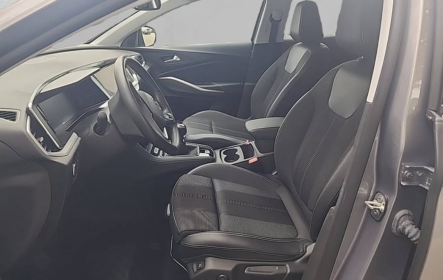 Choisissez votre opel grandland chez CarGo Flex