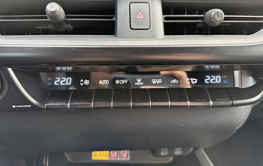 Choisissez votre lexus ux chez CarGo Flex