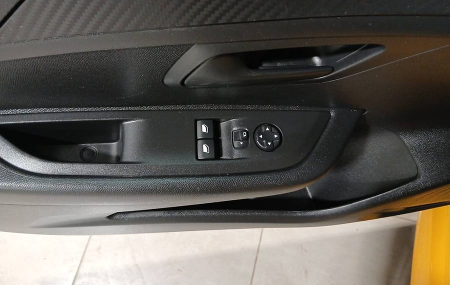 Choisissez votre peugeot 208 chez CarGo Flex