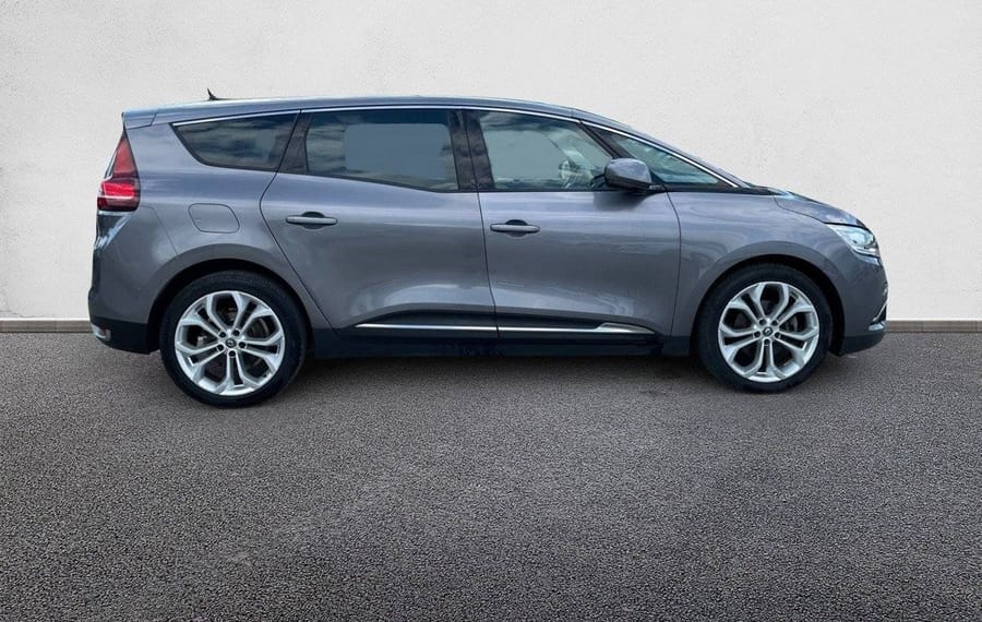 Choisissez votre renault grandscenic chez CarGo Flex