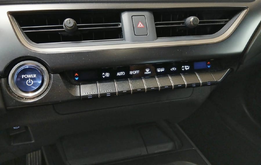 Choisissez votre lexus uxelectrique chez CarGo Flex