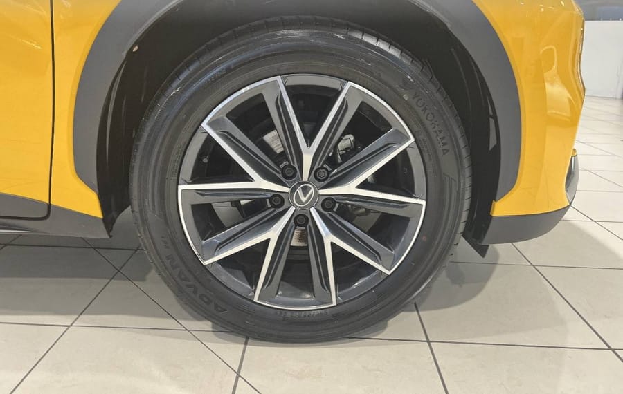 Choisissez votre lexus lbx chez CarGo Flex