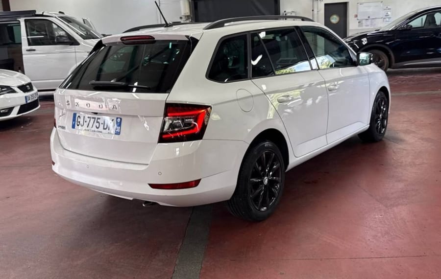 Choisissez votre skoda fabiabreak chez CarGo Flex