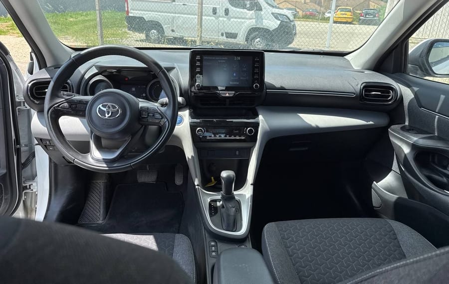 Choisissez votre toyota yariscross chez CarGo Flex