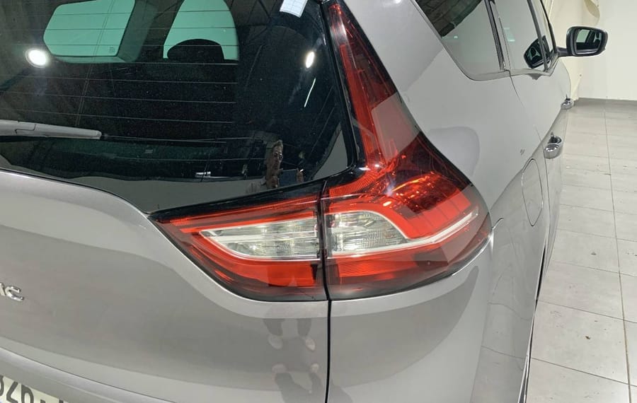 Choisissez votre renault grandscenic chez CarGo Flex
