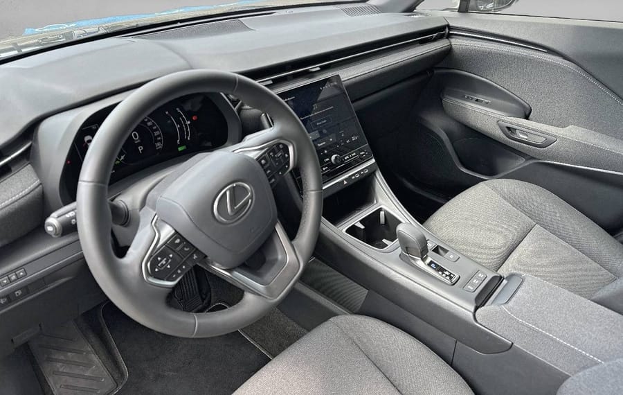 Choisissez votre lexus lbx chez CarGo Flex