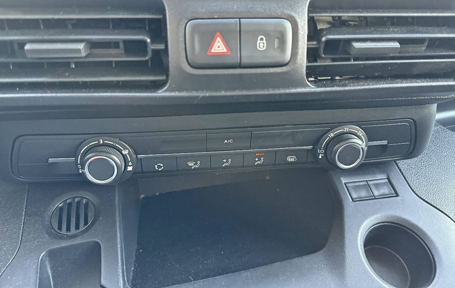 Choisissez votre toyota proacecityverso chez CarGo Flex