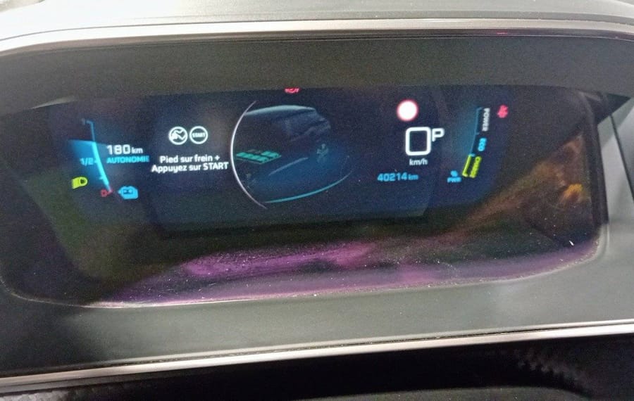 Choisissez votre peugeot 2008electrique chez CarGo Flex