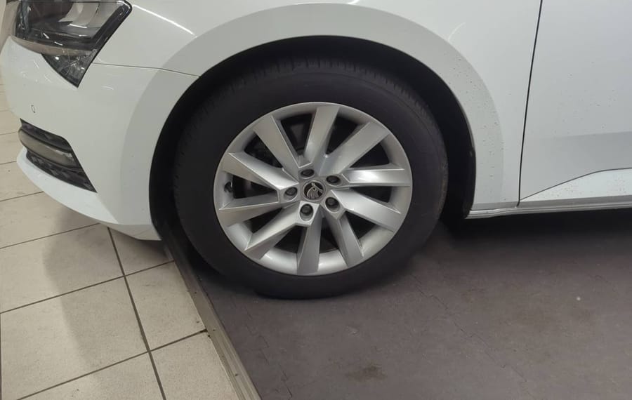 Choisissez votre skoda superbbreak chez CarGo Flex