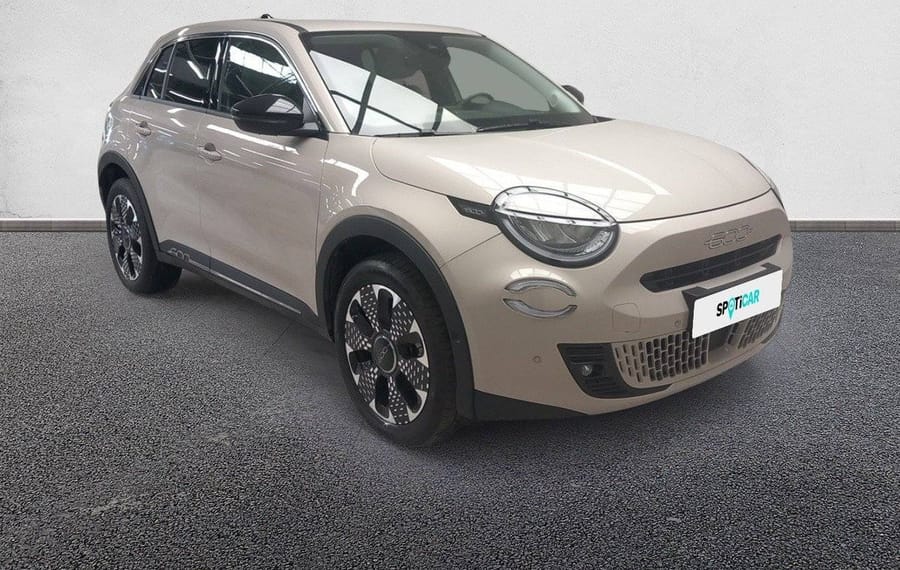 Choisissez votre fiat 600 chez CarGo Flex