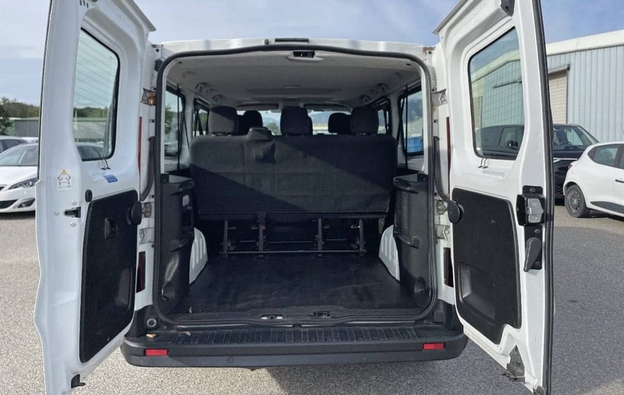Choisissez votre renault traficcombi chez CarGo Flex