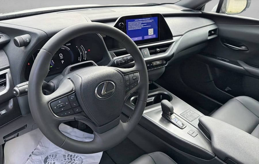 Choisissez votre lexus ux chez CarGo Flex