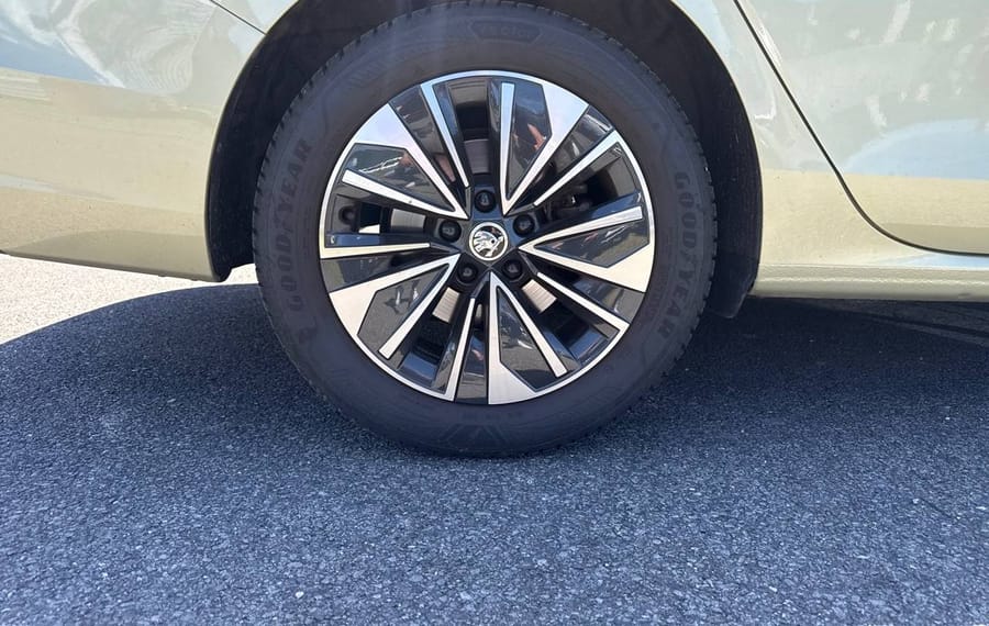 Choisissez votre skoda superbbreak chez CarGo Flex