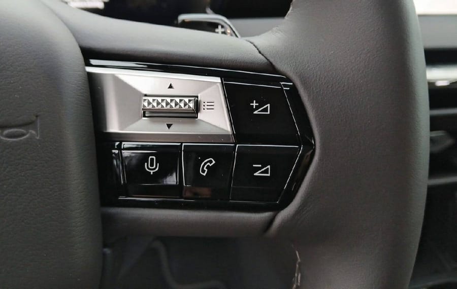 Choisissez votre ds n°4 chez CarGo Flex