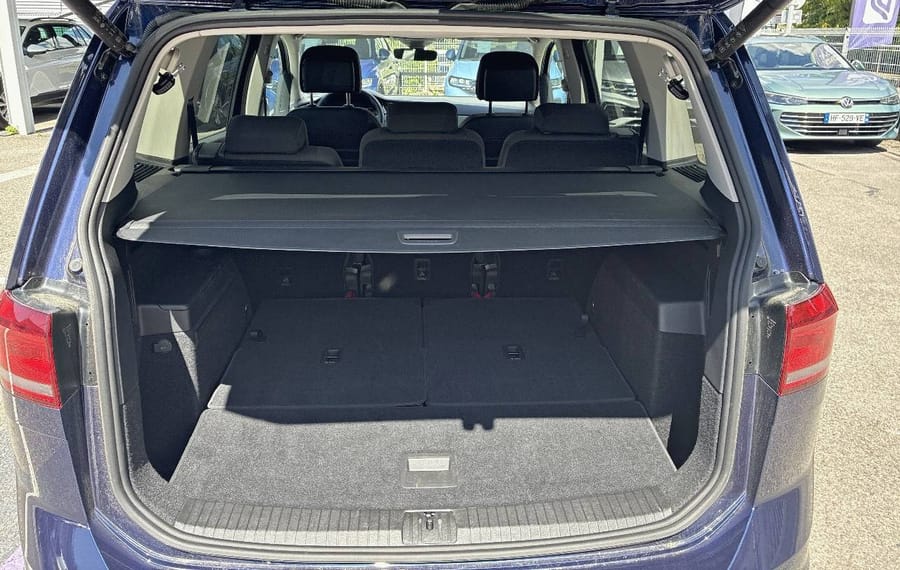 Choisissez votre volkswagen touran chez CarGo Flex