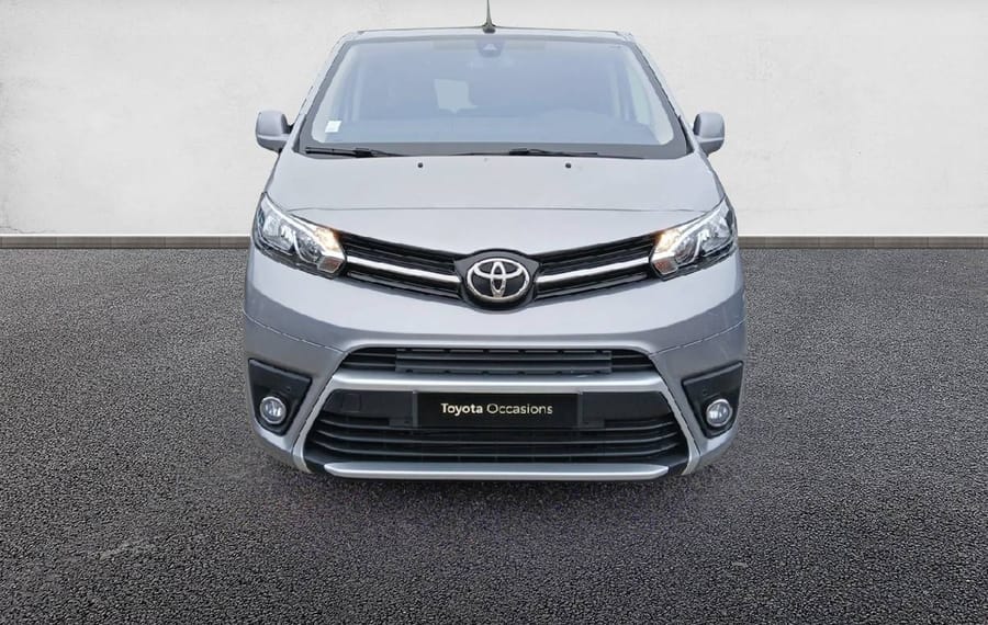 Choisissez votre toyota proacecombielectrique chez CarGo Flex