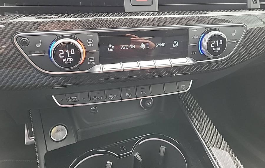 Choisissez votre audi a4 chez CarGo Flex