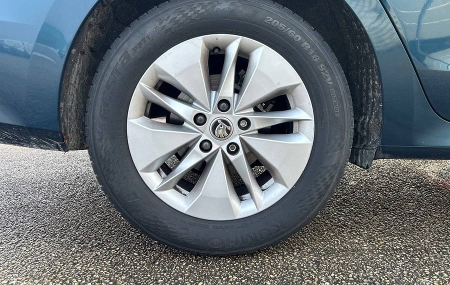 Choisissez votre skoda octavia chez CarGo Flex