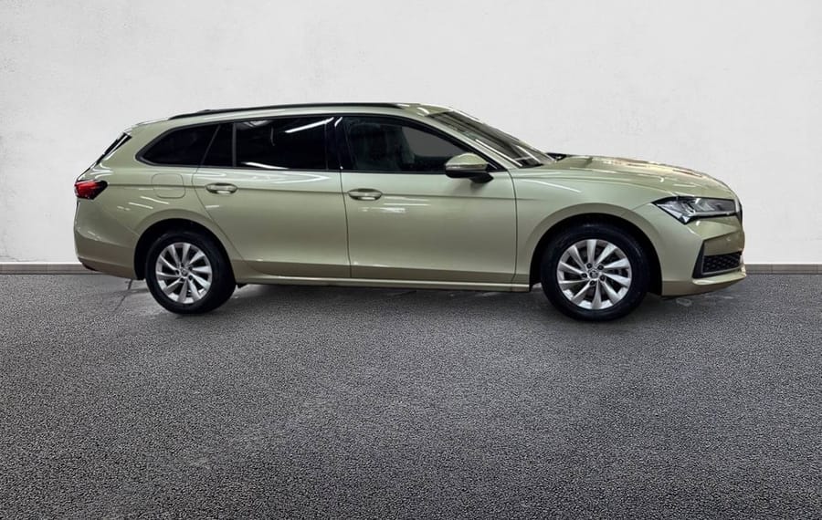 Choisissez votre skoda superbbreak chez CarGo Flex