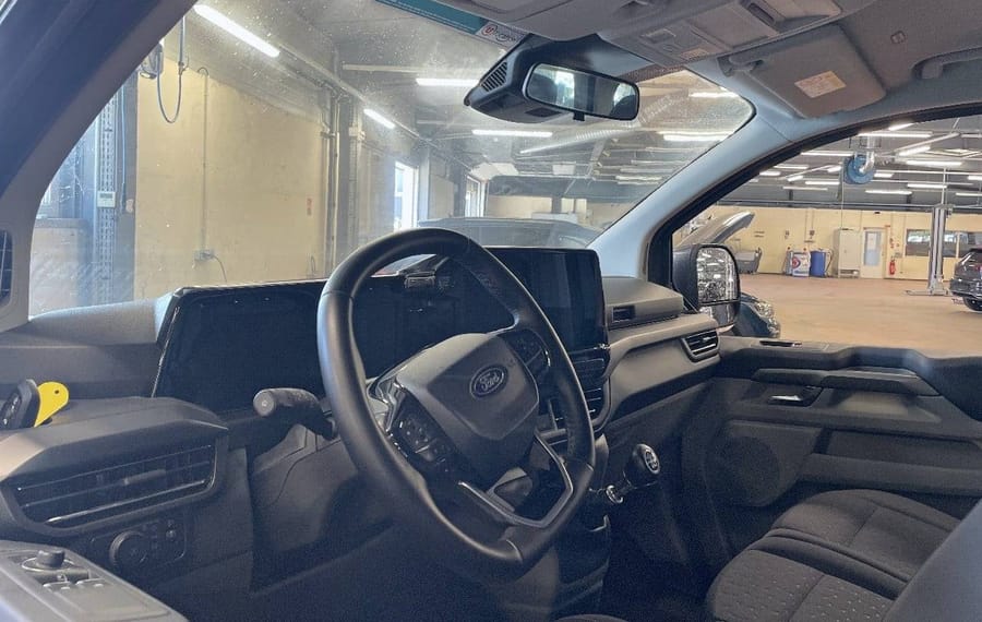 Choisissez votre ford tourneo chez CarGo Flex